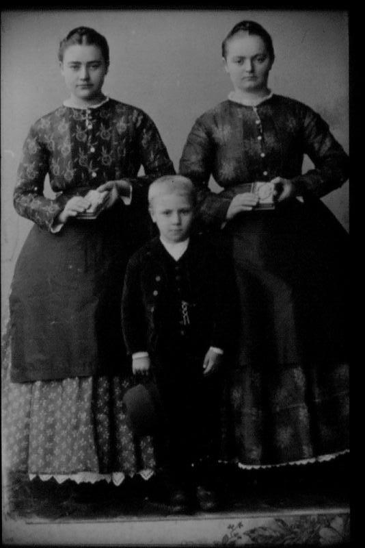 Grabatz Frauentracht 1900