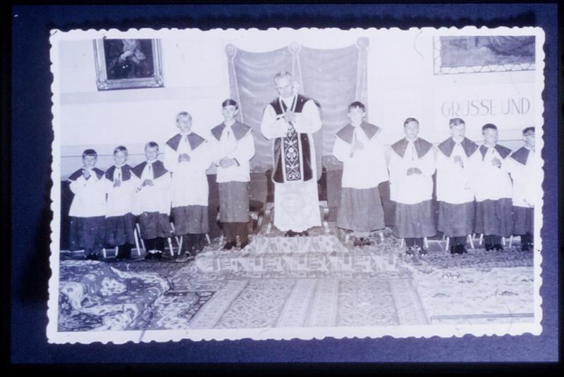 Jahrmarkt Kraeuter mit Ministranten