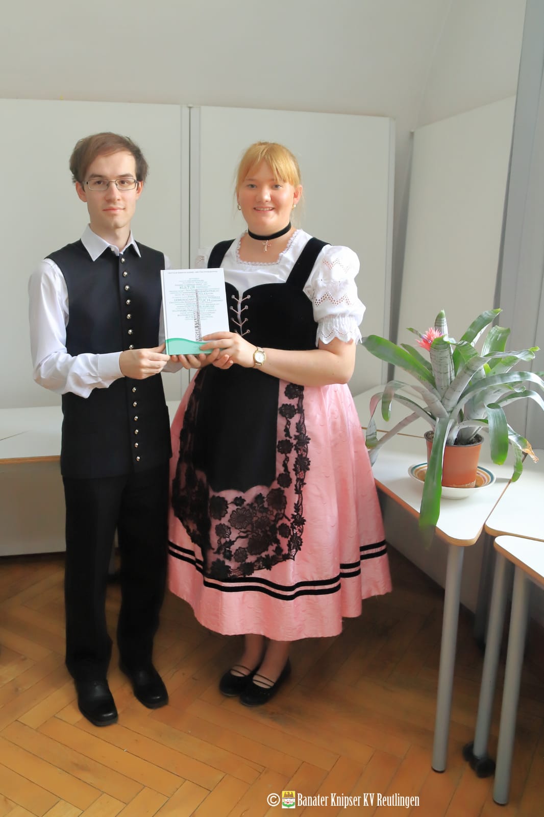 06_07_19 Banater Schwabenkinder bei Vorstellung Tanzbiuch (2)