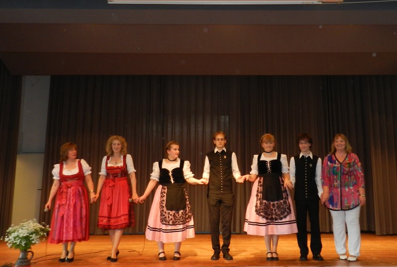 19_09_2016 Abschlussfoto Banater Schwabenkinder bei Gemeindefest